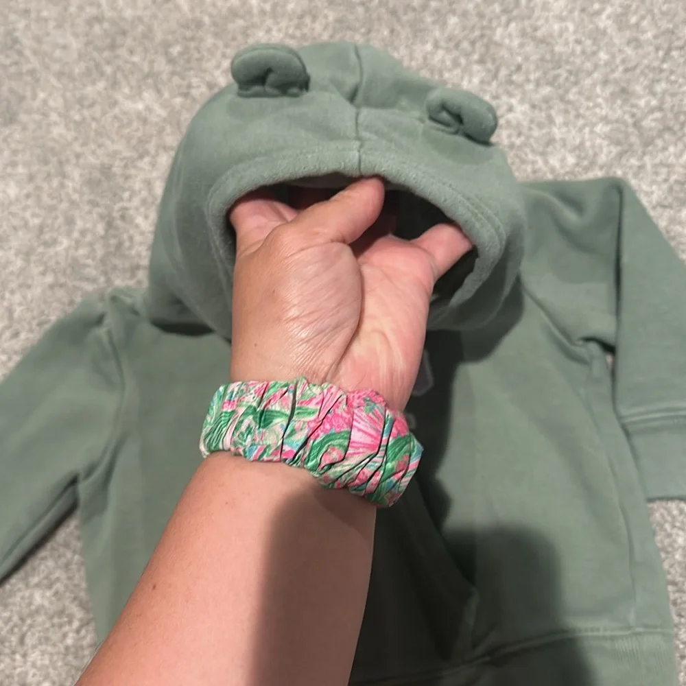 Baby GAP logo green hoodie with bear ears and purple logo‎ writing 18-24 months